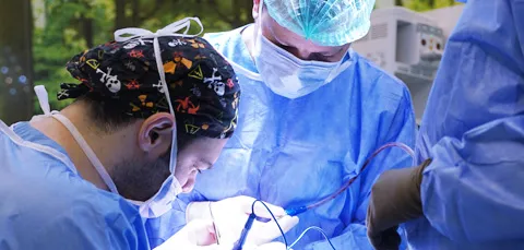 Plastic surgery team performing operation in Turkey, showcasing advanced techniques and surgical expertise